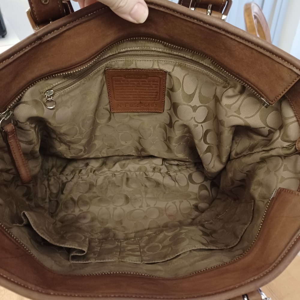 Vintage Leather Coach Bucket Bag Custom - Picture 6 of 16
